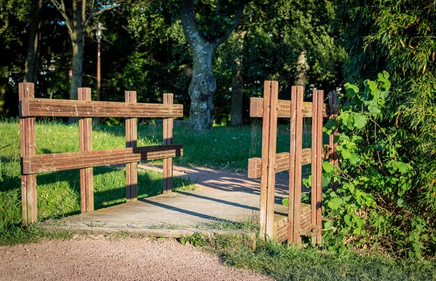 Jakie korzyści dla Twojego ogrodu niesie inwestycja w drewniane konstrukcje?