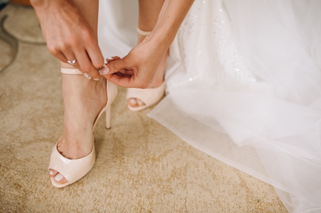 Jak wybrać idealne buty ślubne, które będą zarówno stylowe, jak i wygodne?