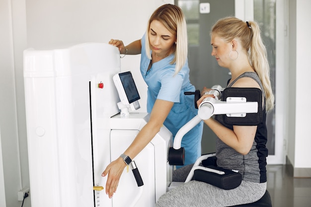 Innowacyjne metody rehabilitacji ortopedycznej: jak nowoczesne technologie wspierają powrót do zdrowia